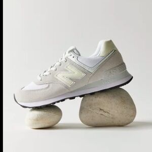 New Balance 574 Women’s Sneaker